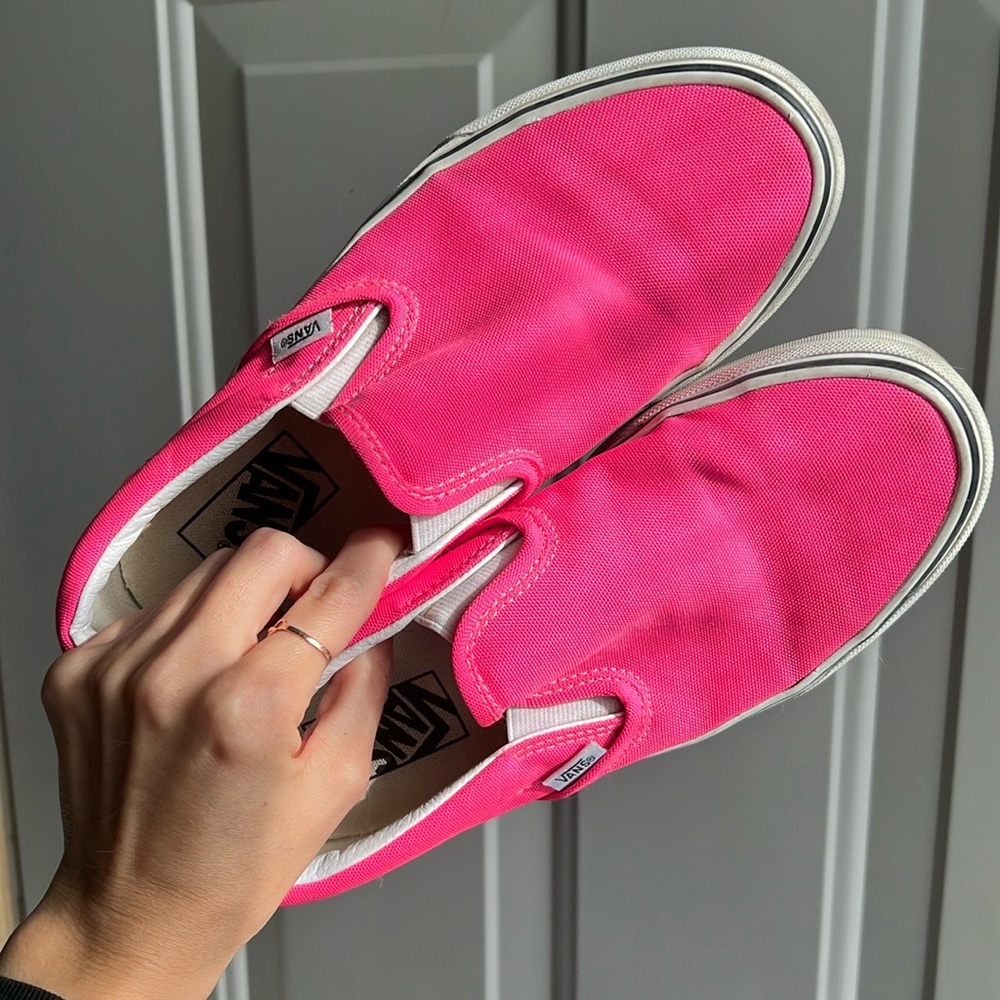 Classic Vans Neon Pink Women’s 7.5
